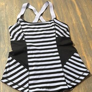 LULULEMON LAVENDER AND BLACK TANK TOP MEDIUM #236